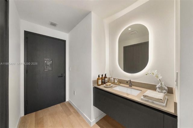 20 NE 11 ST 2306B, Miami, FL 33132