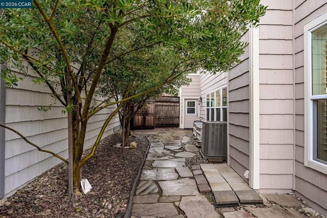 415 Orchard View Ave, Martinez, CA 94553