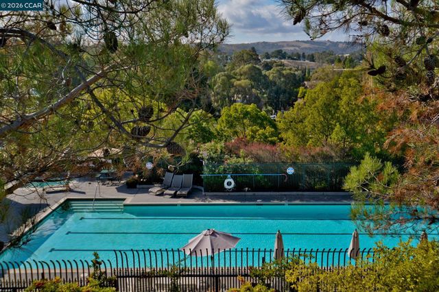 415 Orchard View Ave, Martinez, CA 94553