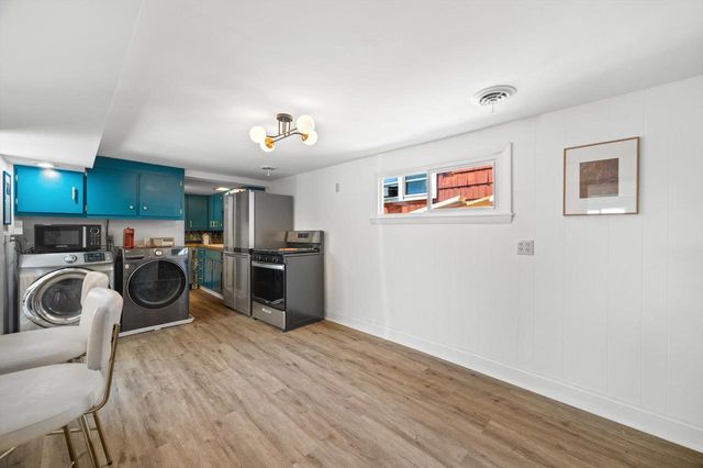 1005 Westowne AVENUE, Waukesha, WI 53188