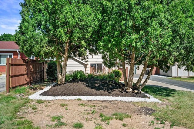 1005 Westowne AVENUE, Waukesha, WI 53188