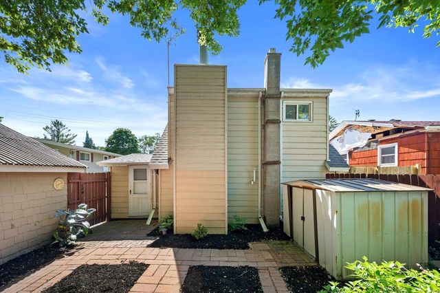 1005 Westowne AVENUE, Waukesha, WI 53188