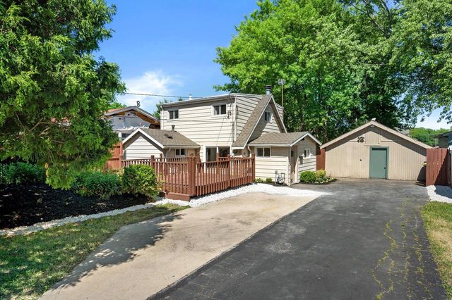 1005 Westowne AVENUE, Waukesha, WI 53188