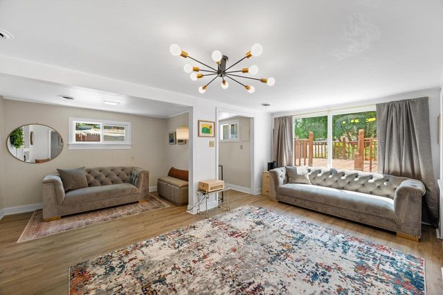 1005 Westowne AVENUE, Waukesha, WI 53188