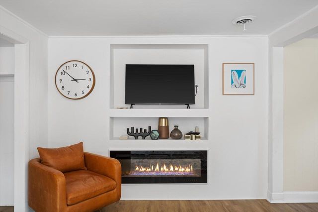 1005 Westowne AVENUE, Waukesha, WI 53188