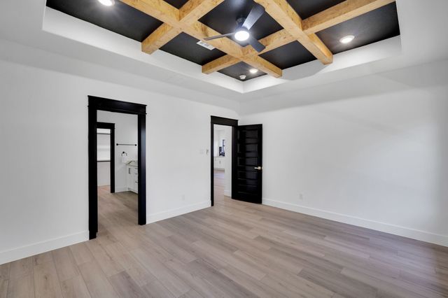 310 Matthew Street, Hillsboro, TX 76645