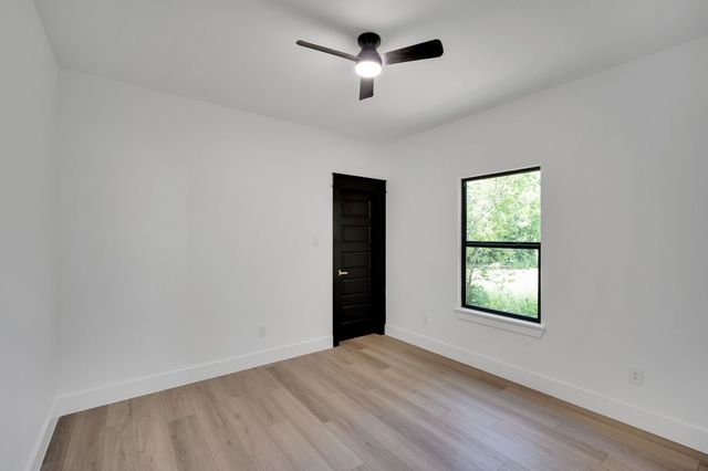 310 Matthew Street, Hillsboro, TX 76645