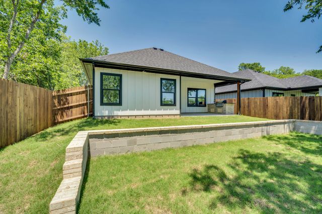 310 Matthew Street, Hillsboro, TX 76645