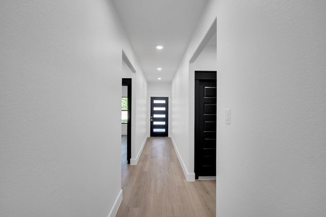 310 Matthew Street, Hillsboro, TX 76645