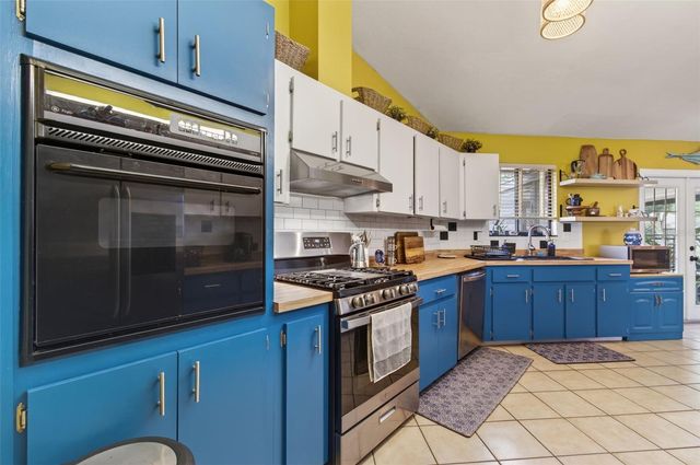 2518 NW 51ST PLACE, Gainesville, FL 32605