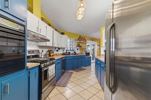 2518 NW 51ST PLACE, Gainesville, FL 32605