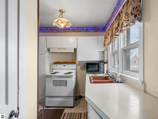 405 Powers Street, Cadillac, MI 49601