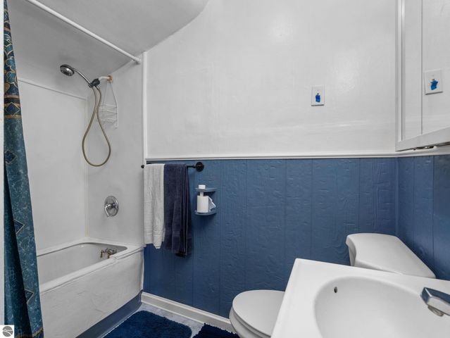 405 Powers Street, Cadillac, MI 49601