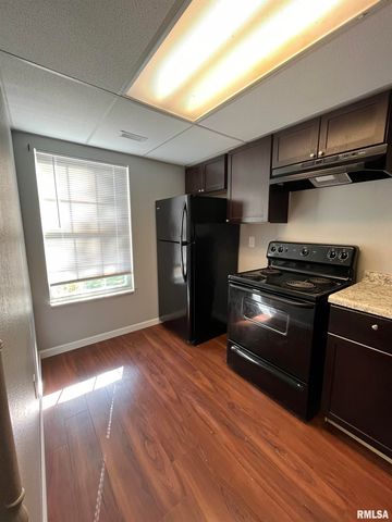 612 E Campus Dr Apt B10, Carbondale, IL 62901