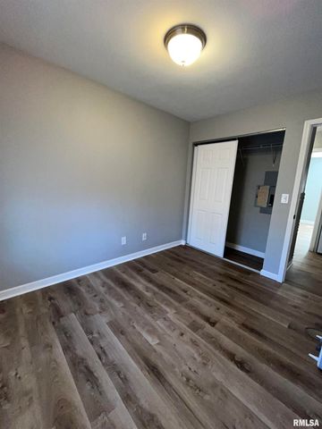 612 E Campus Dr Apt B10, Carbondale, IL 62901