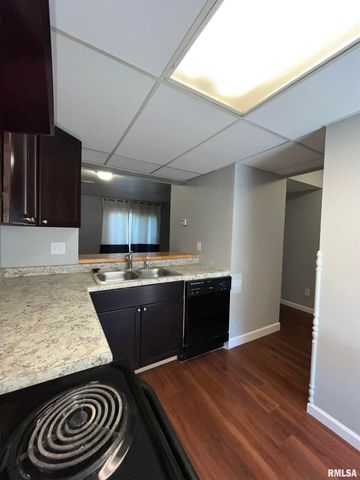 612 E Campus Dr Apt B10, Carbondale, IL 62901