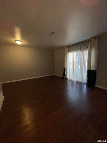 612 E Campus Dr Apt B10, Carbondale, IL 62901