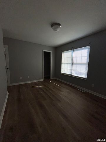 612 E Campus Dr Apt B10, Carbondale, IL 62901