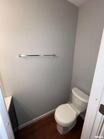 612 E Campus Dr Apt B10, Carbondale, IL 62901