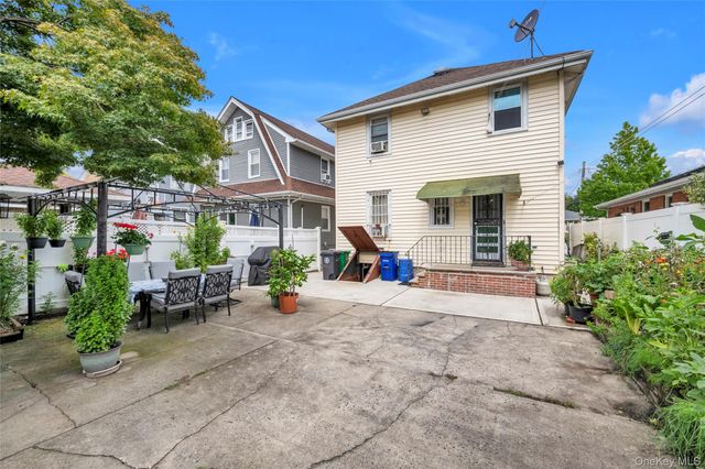 15424 12th Road, Whitestone, NY 11357