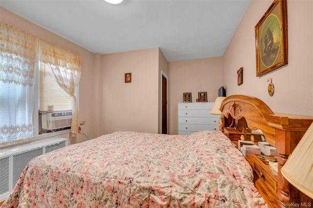 15424 12th Road, Whitestone, NY 11357