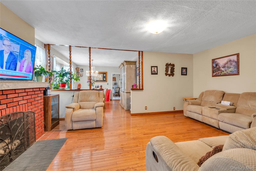 15424 12th Road, Whitestone, NY 11357 — photo 3