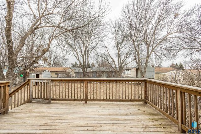 5504 S Danberry Dr Drive, Sioux Falls, SD 57106