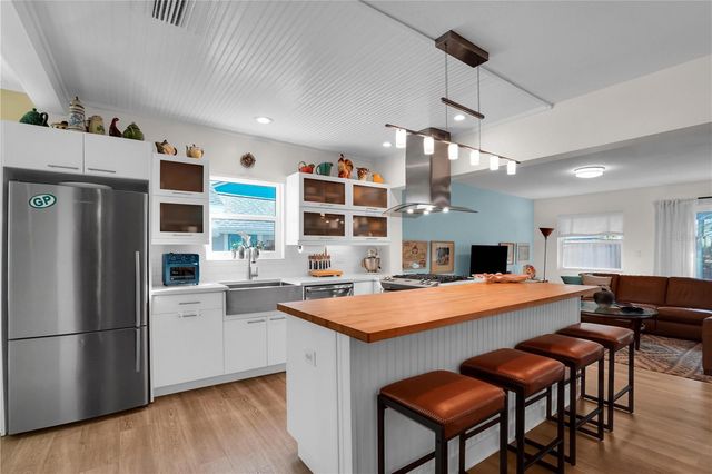 2714 52ND STREET S, Gulfport, FL 33707