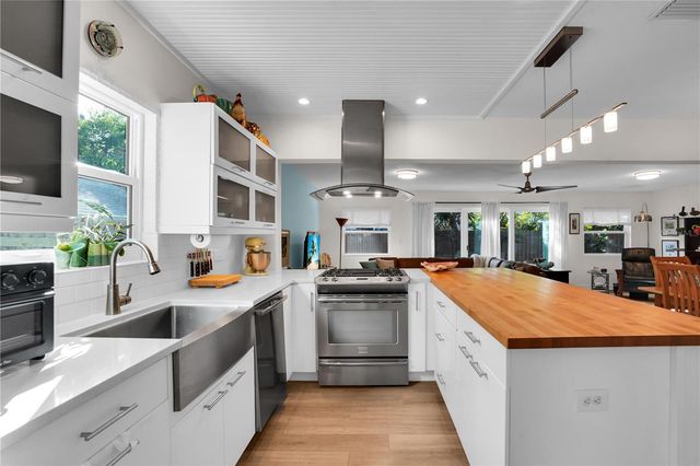 2714 52ND STREET S, Gulfport, FL 33707