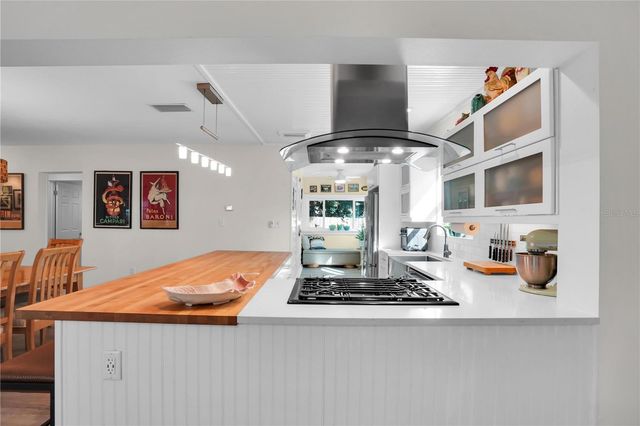 2714 52ND STREET S, Gulfport, FL 33707