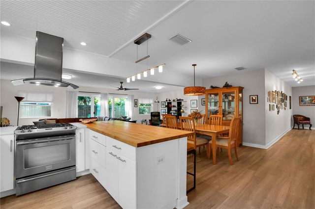 2714 52ND STREET S, Gulfport, FL 33707