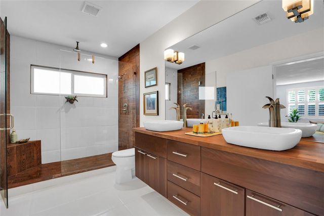 2714 52ND STREET S, Gulfport, FL 33707