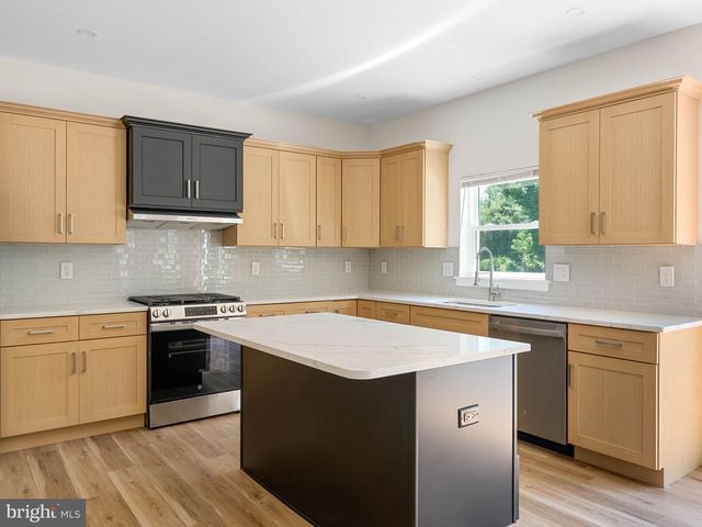 380 PARK AVE, Cinnaminson, NJ 08077