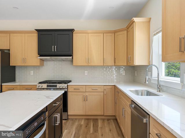 380 PARK AVE, Cinnaminson, NJ 08077