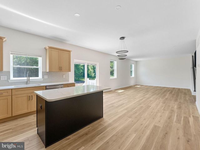 380 PARK AVE, Cinnaminson, NJ 08077