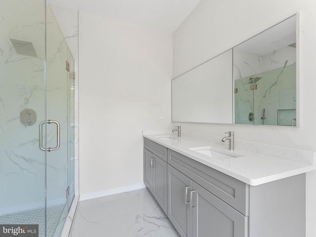 380 PARK AVE, Cinnaminson, NJ 08077