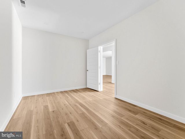 380 PARK AVE, Cinnaminson, NJ 08077