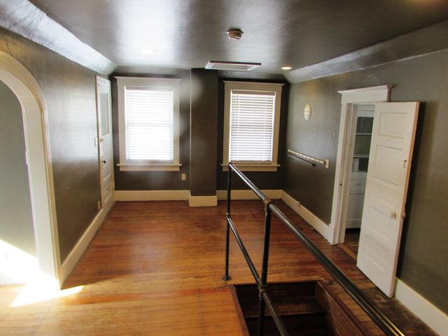 1707 N Main, Newton, KS 67114