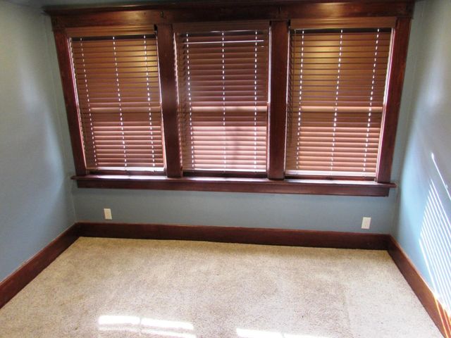 1707 N Main, Newton, KS 67114