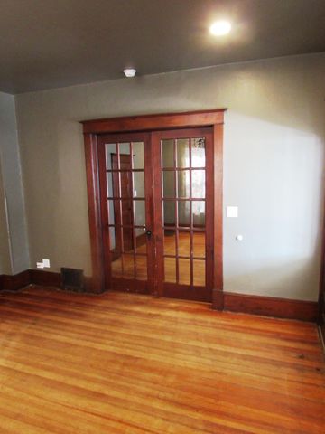 1707 N Main, Newton, KS 67114