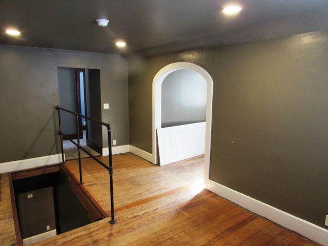 1707 N Main, Newton, KS 67114