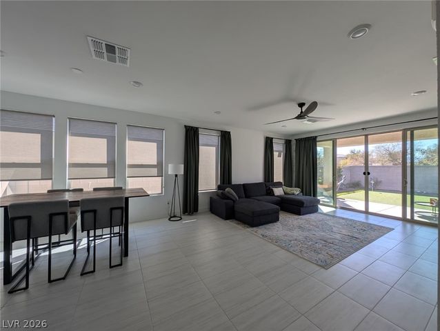 6611 Summershade Street, North Las Vegas, NV 89086