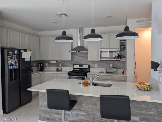 6611 Summershade Street, North Las Vegas, NV 89086