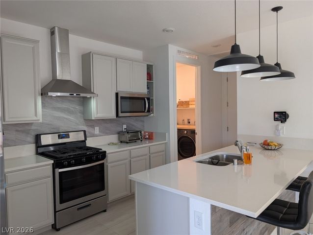 6611 Summershade Street, North Las Vegas, NV 89086