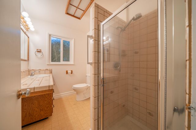 3081 Henderson Road, Redding, CA 96002