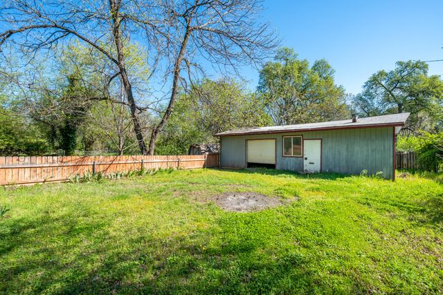 3081 Henderson Road, Redding, CA 96002