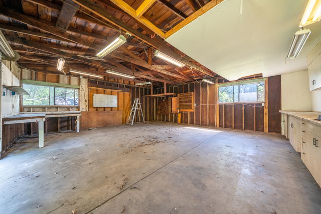 3081 Henderson Road, Redding, CA 96002