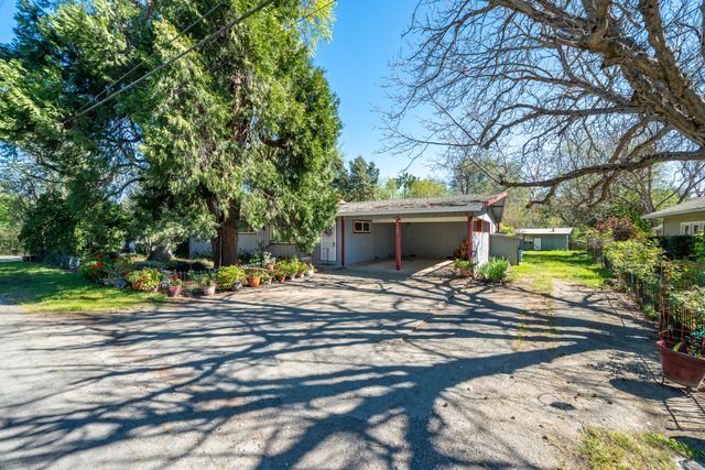 3081 Henderson Road, Redding, CA 96002
