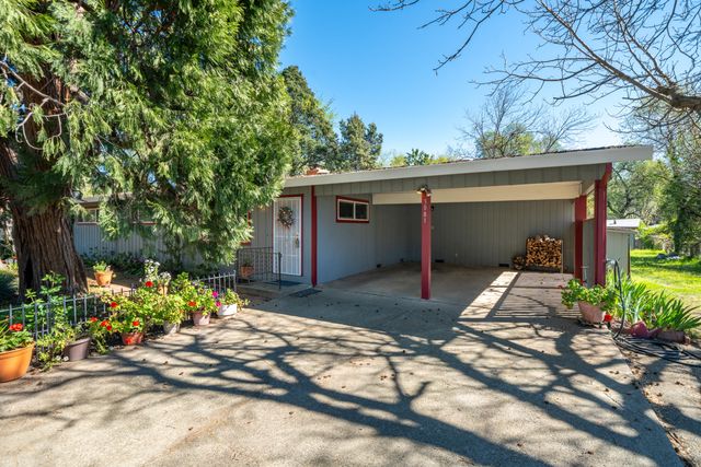 3081 Henderson Road, Redding, CA 96002
