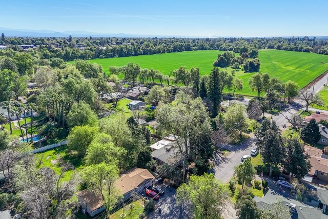 3081 Henderson Road, Redding, CA 96002